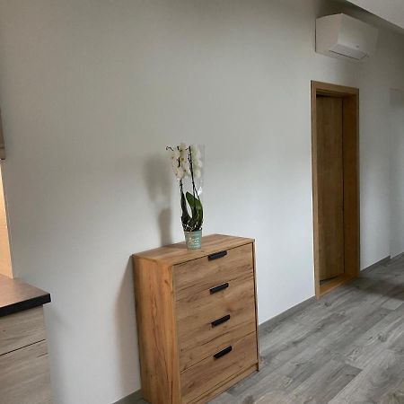 Klicperovo 2Kk Lägenhet Hradec Králové Exteriör bild
