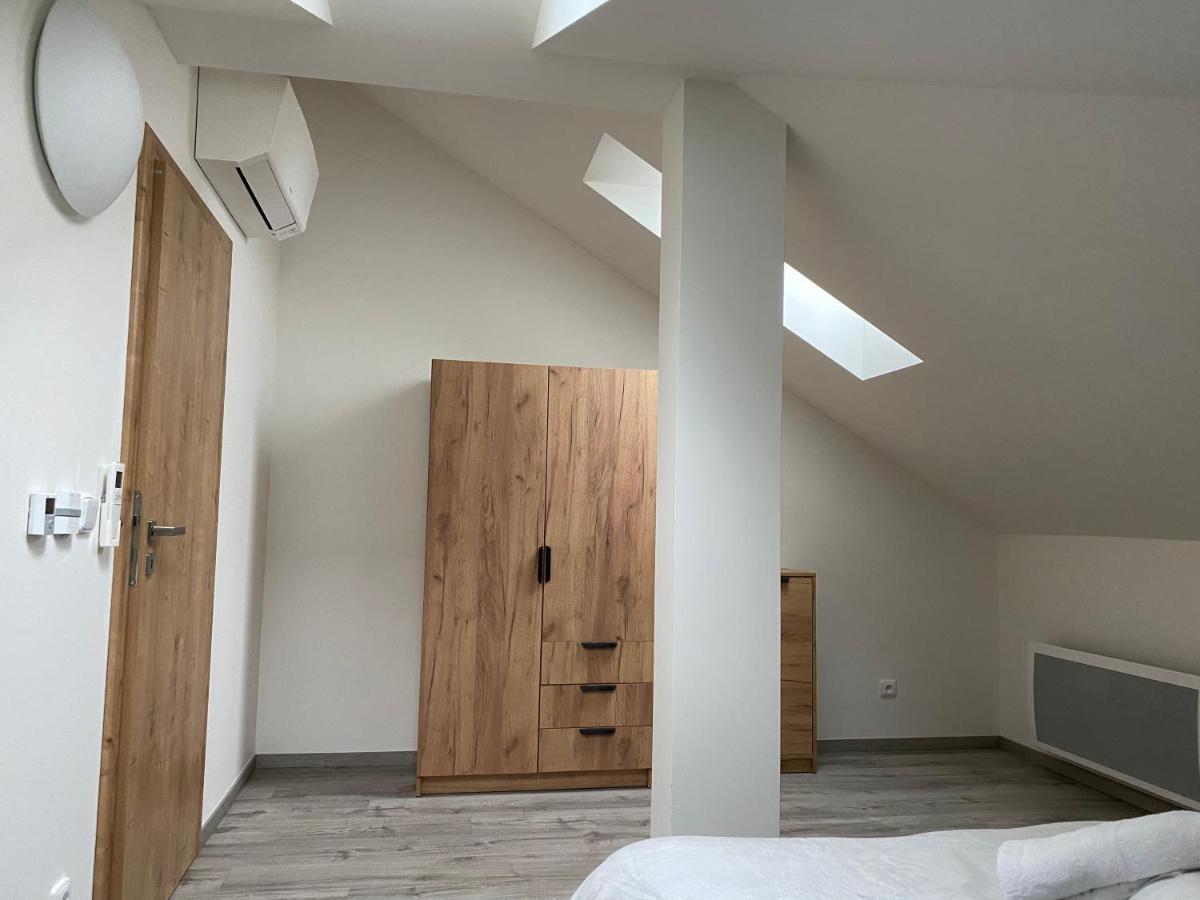 Klicperovo 2Kk Lägenhet Hradec Králové Exteriör bild
